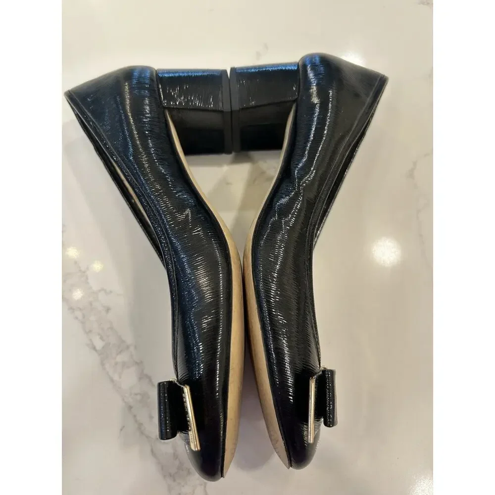 Michael Kors Kiera Mid Pumps Black Patent Leather Bow Toe Gold Logo Heels Sz 8M